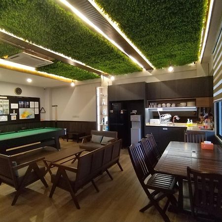 Concrete Jungle Cabin Kota Kinabalu Eksteriør billede