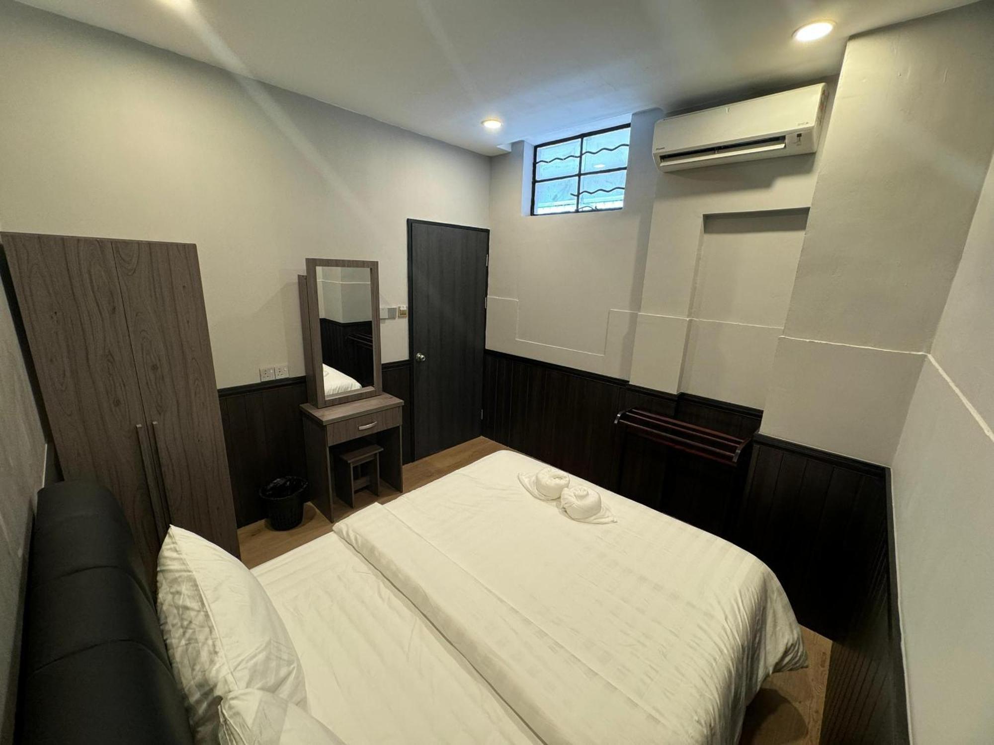 Concrete Jungle Cabin Kota Kinabalu Eksteriør billede