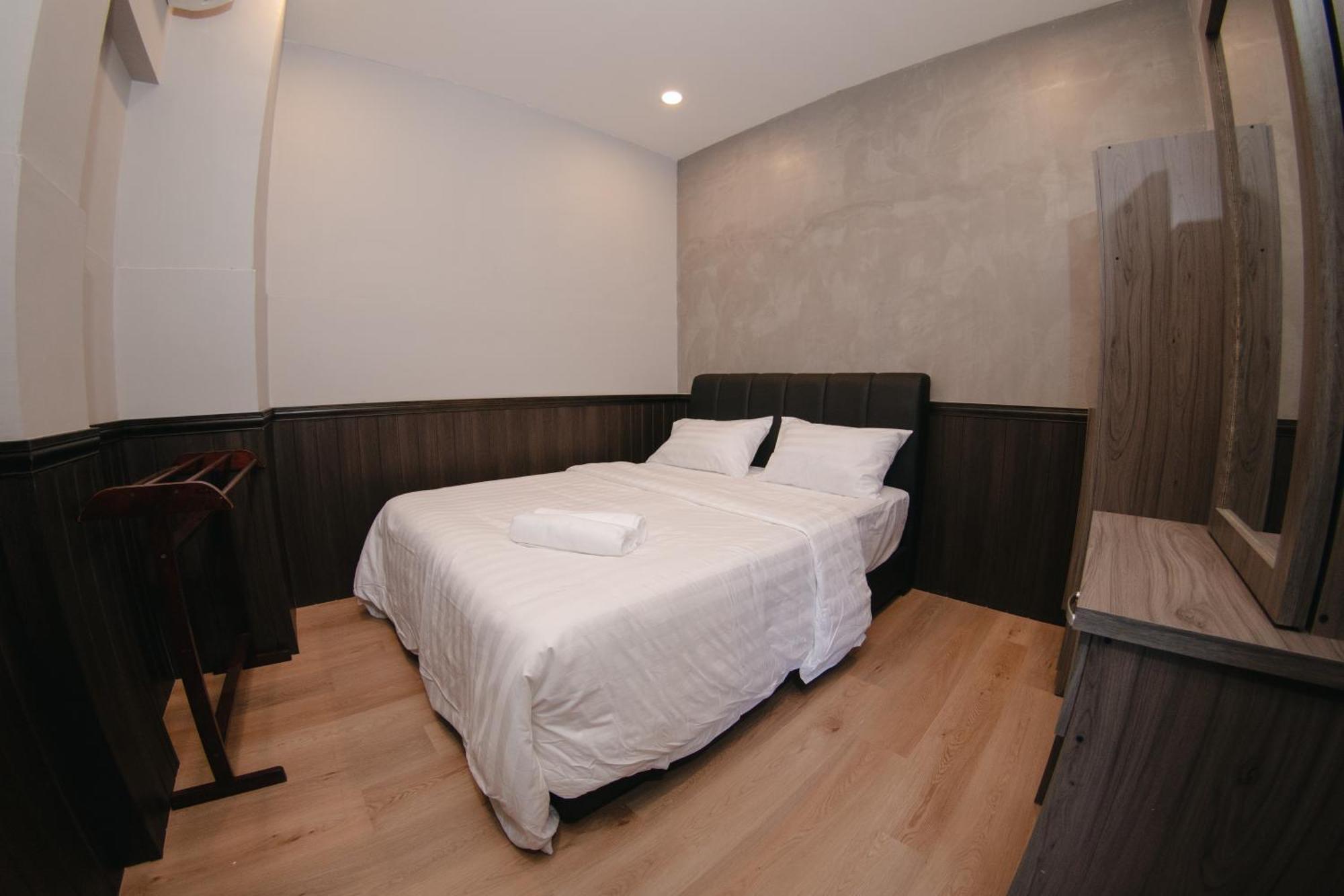 Concrete Jungle Cabin Kota Kinabalu Eksteriør billede